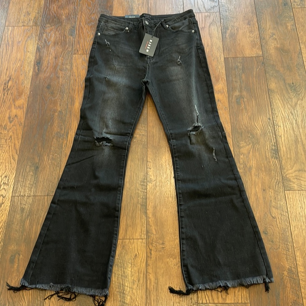 *NEW* RISEN DISTRESSED FLARE JEANS